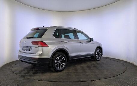 Volkswagen Tiguan II, 2018 год, 2 800 000 рублей, 5 фотография