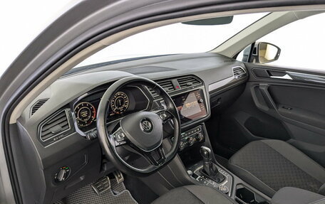 Volkswagen Tiguan II, 2018 год, 2 800 000 рублей, 16 фотография