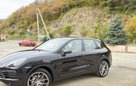 Porsche Cayenne III, 2010 год, 1 900 000 рублей, 2 фотография
