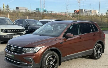 Volkswagen Tiguan II, 2021 год, 2 250 000 рублей, 3 фотография