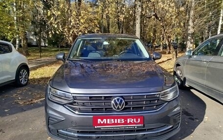 Volkswagen Tiguan II, 2022 год, 3 500 000 рублей, 2 фотография