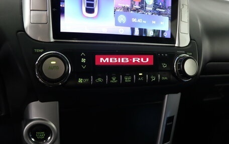 Toyota Land Cruiser Prado 150 рестайлинг 2, 2013 год, 2 999 990 рублей, 21 фотография