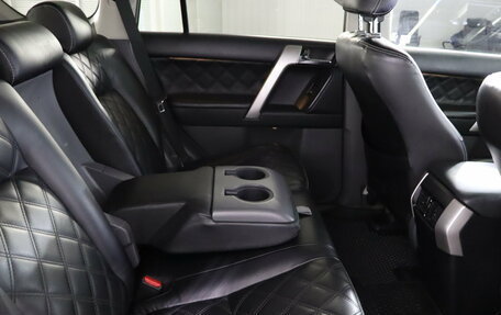 Toyota Land Cruiser Prado 150 рестайлинг 2, 2013 год, 2 999 990 рублей, 24 фотография