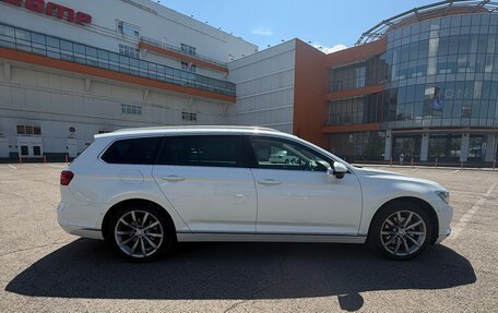 Volkswagen Passat B8 рестайлинг, 2017 год, 1 680 000 рублей, 4 фотография