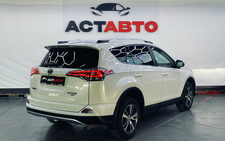 Toyota RAV4, 2018 год, 2 250 000 рублей, 6 фотография
