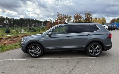 Volkswagen Tiguan II, 2018 год, 2 800 000 рублей, 2 фотография