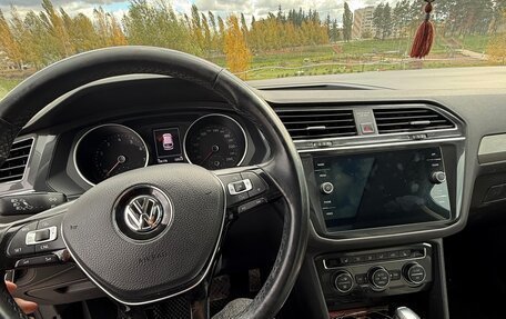 Volkswagen Tiguan II, 2018 год, 2 800 000 рублей, 6 фотография
