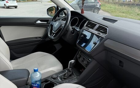 Volkswagen Tiguan II, 2018 год, 2 800 000 рублей, 17 фотография