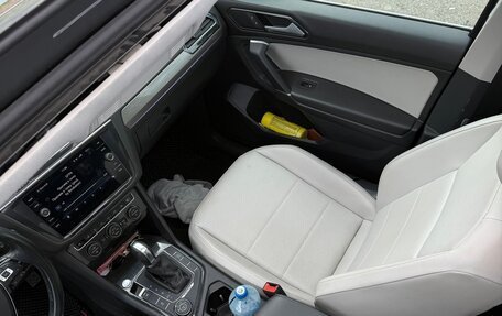 Volkswagen Tiguan II, 2018 год, 2 800 000 рублей, 20 фотография