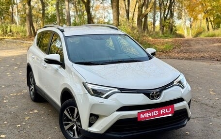 Toyota RAV4, 2016 год, 2 195 000 рублей, 3 фотография