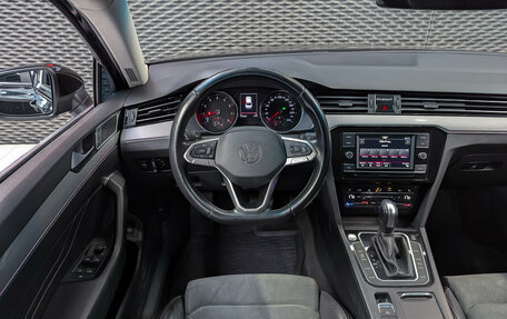 Volkswagen Passat B8 рестайлинг, 2020 год, 1 999 000 рублей, 14 фотография