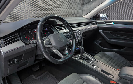 Volkswagen Passat B8 рестайлинг, 2020 год, 1 999 000 рублей, 10 фотография