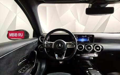 Mercedes-Benz A-Класс, 2020 год, 2 395 000 рублей, 20 фотография