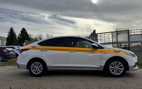 Hyundai Solaris II рестайлинг, 2019 год, 900 000 рублей, 4 фотография