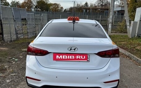 Hyundai Solaris II рестайлинг, 2019 год, 900 000 рублей, 3 фотография