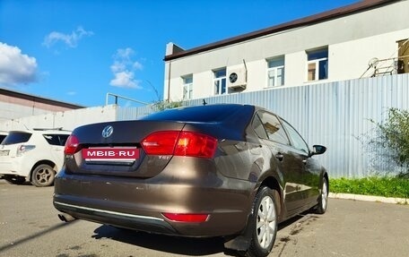 Volkswagen Jetta VI, 2013 год, 650 000 рублей, 3 фотография