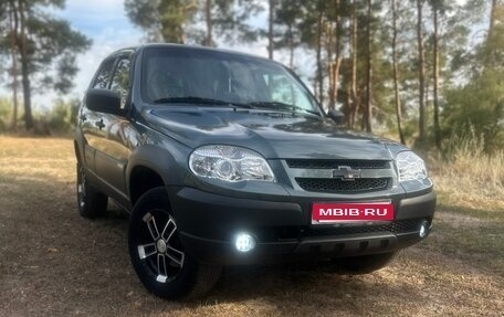 Chevrolet Niva I рестайлинг, 2016 год, 620 000 рублей, 1 фотография