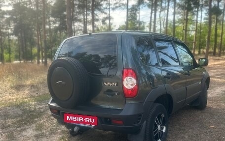 Chevrolet Niva I рестайлинг, 2016 год, 620 000 рублей, 3 фотография