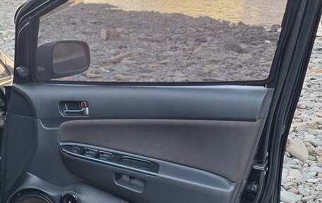 Toyota Wish II, 2003 год, 670 000 рублей, 11 фотография