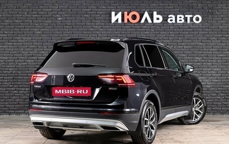 Volkswagen Tiguan II, 2018 год, 2 550 000 рублей, 5 фотография
