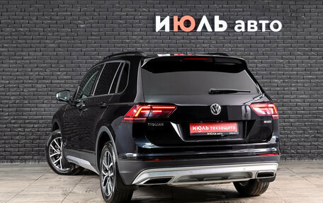 Volkswagen Tiguan II, 2018 год, 2 550 000 рублей, 7 фотография