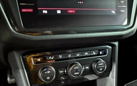 Volkswagen Tiguan II, 2018 год, 2 550 000 рублей, 15 фотография