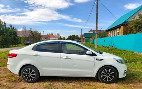 KIA Rio III рестайлинг, 2015 год, 1 000 000 рублей, 3 фотография