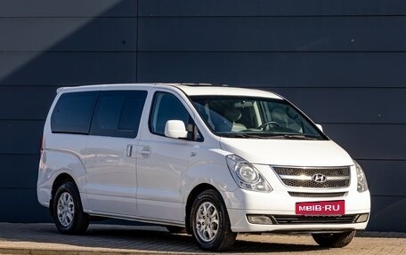Hyundai Grand Starex Grand Starex I рестайлинг 2, 2010 год, 1 895 000 рублей, 3 фотография