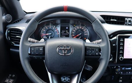 Toyota Hilux VIII, 2026 год, 9 990 000 рублей, 28 фотография