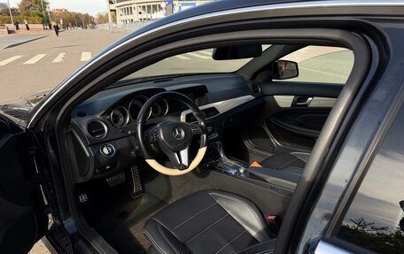 Mercedes-Benz C-Класс, 2011 год, 1 200 000 рублей, 6 фотография