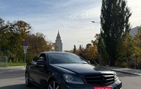 Mercedes-Benz C-Класс, 2011 год, 1 200 000 рублей, 2 фотография