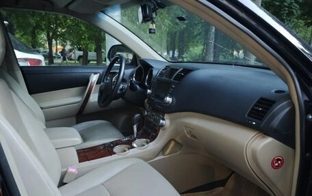 Toyota Highlander III, 2011 год, 1 650 000 рублей, 1 фотография