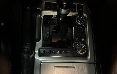 Toyota Land Cruiser 200, 2020 год, 8 500 000 рублей, 9 фотография