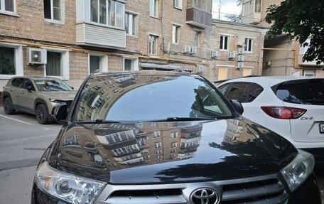 Toyota Highlander III, 2011 год, 1 650 000 рублей, 9 фотография