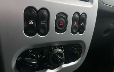 Renault Sandero I, 2012 год, 690 000 рублей, 17 фотография