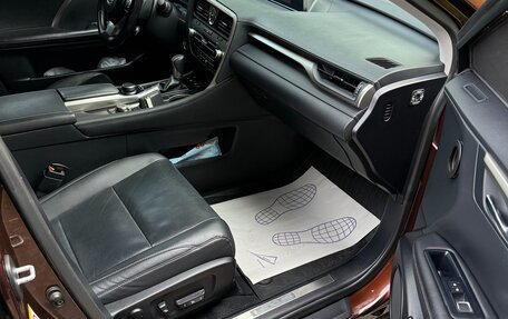 Lexus RX IV рестайлинг, 2017 год, 2 880 000 рублей, 13 фотография