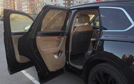 Volkswagen Touareg III, 2018 год, 4 750 000 рублей, 7 фотография
