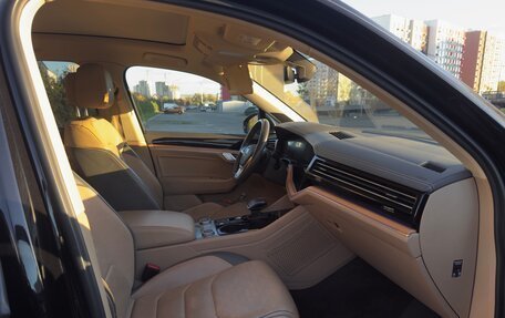 Volkswagen Touareg III, 2018 год, 4 750 000 рублей, 11 фотография