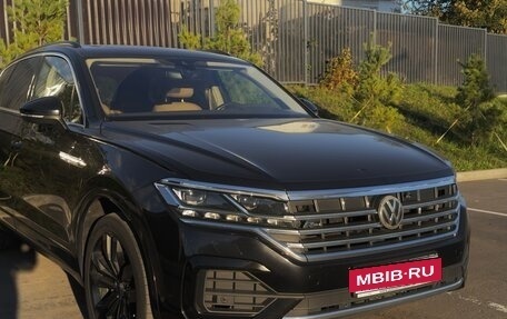 Volkswagen Touareg III, 2018 год, 4 750 000 рублей, 3 фотография