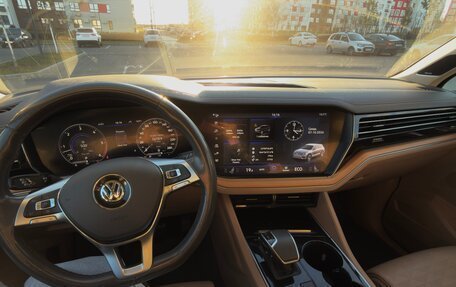 Volkswagen Touareg III, 2018 год, 4 750 000 рублей, 12 фотография