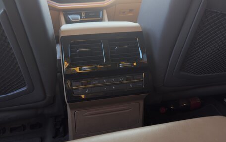 Volkswagen Touareg III, 2018 год, 4 750 000 рублей, 14 фотография