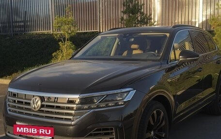 Volkswagen Touareg III, 2018 год, 4 750 000 рублей, 2 фотография