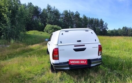 Toyota Hilux VIII, 2020 год, 4 700 000 рублей, 6 фотография