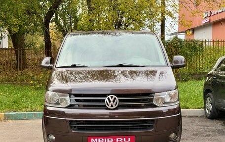Volkswagen Caravelle T5, 2013 год, 2 350 000 рублей, 2 фотография