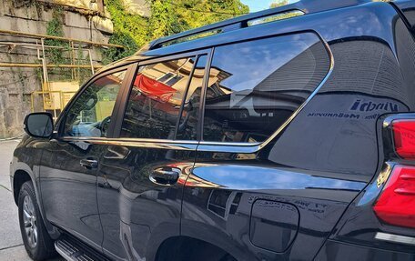 Toyota Land Cruiser Prado 150 рестайлинг 2, 2018 год, 6 650 000 рублей, 10 фотография