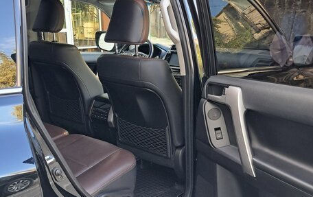 Toyota Land Cruiser Prado 150 рестайлинг 2, 2018 год, 6 650 000 рублей, 11 фотография