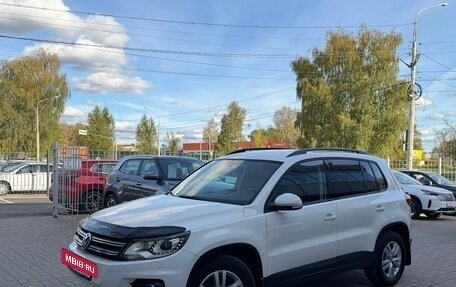 Volkswagen Tiguan I, 2011 год, 1 080 000 рублей, 2 фотография