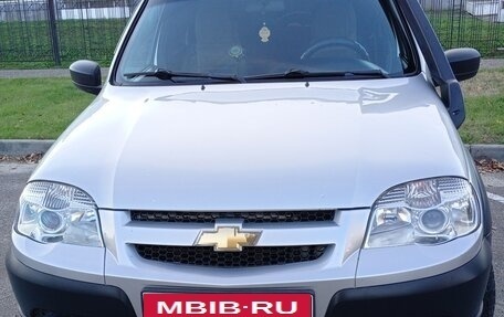 Chevrolet Niva I рестайлинг, 2018 год, 850 000 рублей, 5 фотография