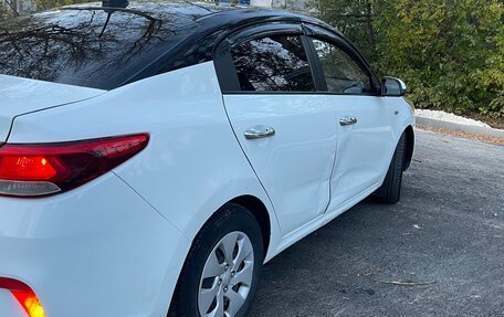 KIA Rio IV, 2018 год, 595 000 рублей, 4 фотография