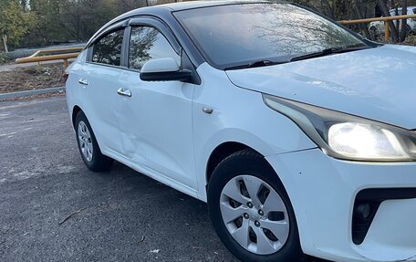KIA Rio IV, 2018 год, 595 000 рублей, 3 фотография